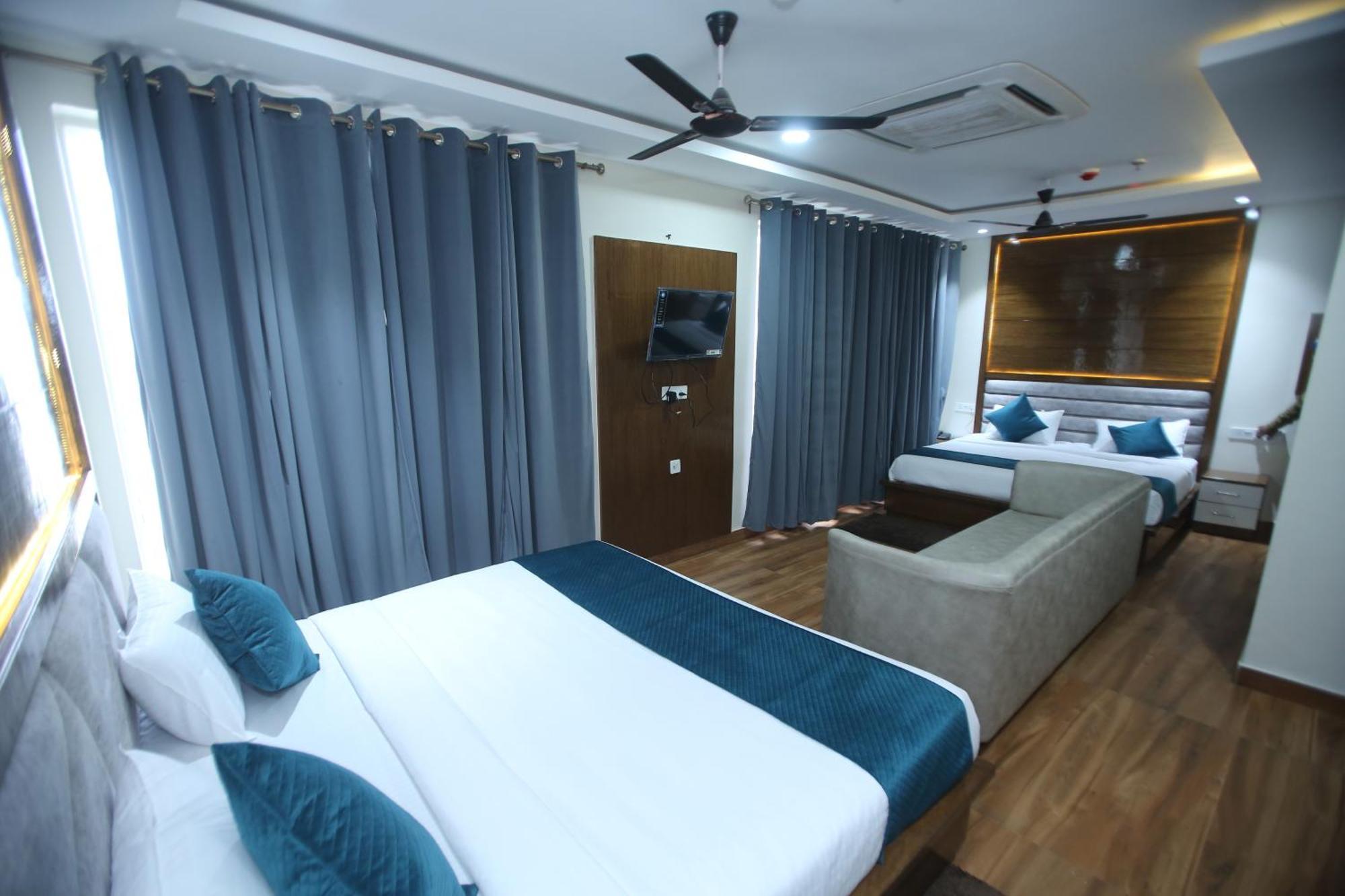 Affluence Hotel Kharar Екстер'єр фото