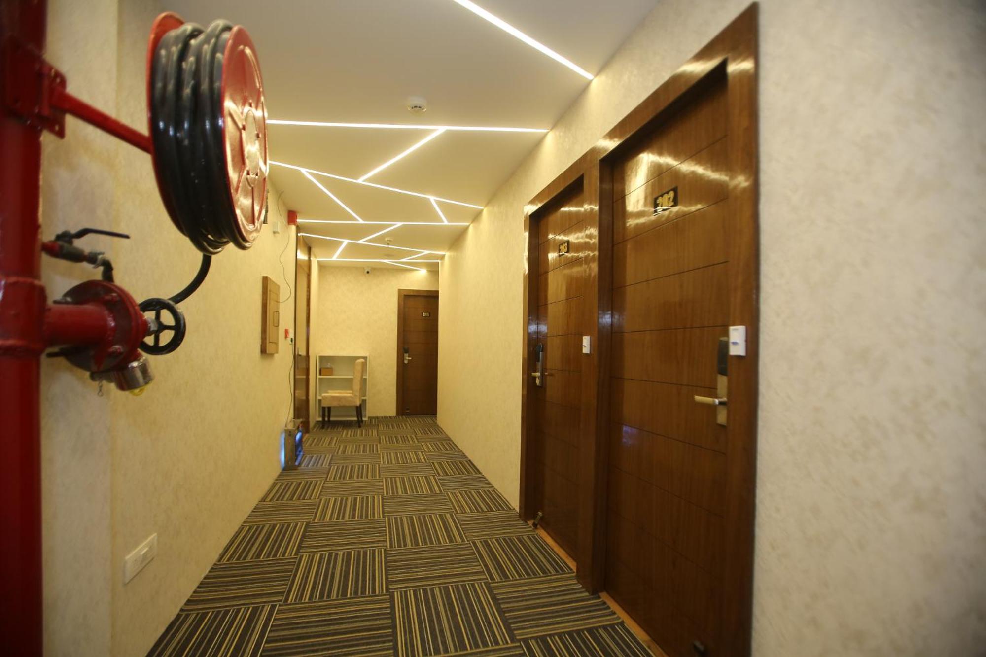Affluence Hotel Kharar Екстер'єр фото
